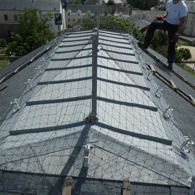 realisations autres competences filet anti volatiles julien toitures couvreur zingueur guerande saint nazaire rennes - Julien Toitures Réalisations Autres Compétences / Filet anti-volatiles